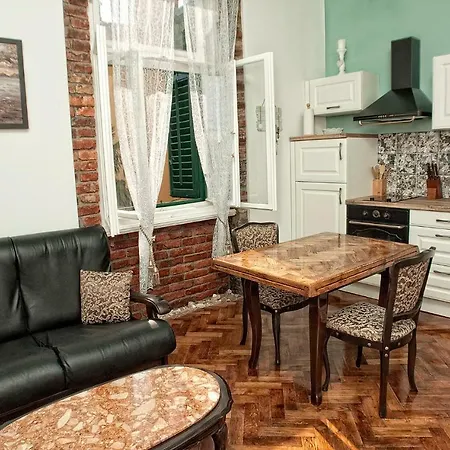 For Two Apartman Abbázia